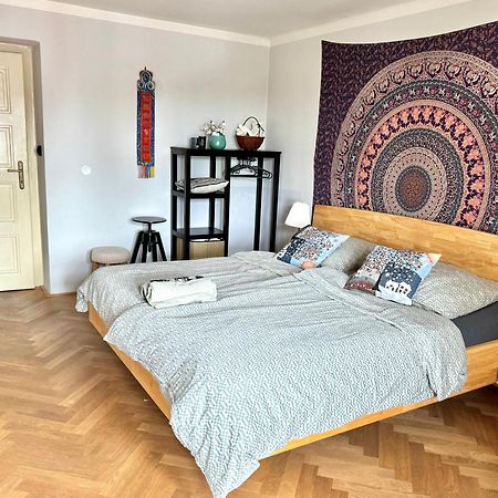 Knk Vibrant Central Spacious Hideaway Apartman Hradec Králové Kültér fotó