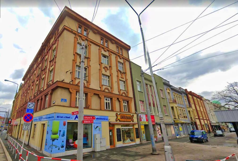 Knk Vibrant Central Spacious Hideaway Apartman Hradec Králové Kültér fotó