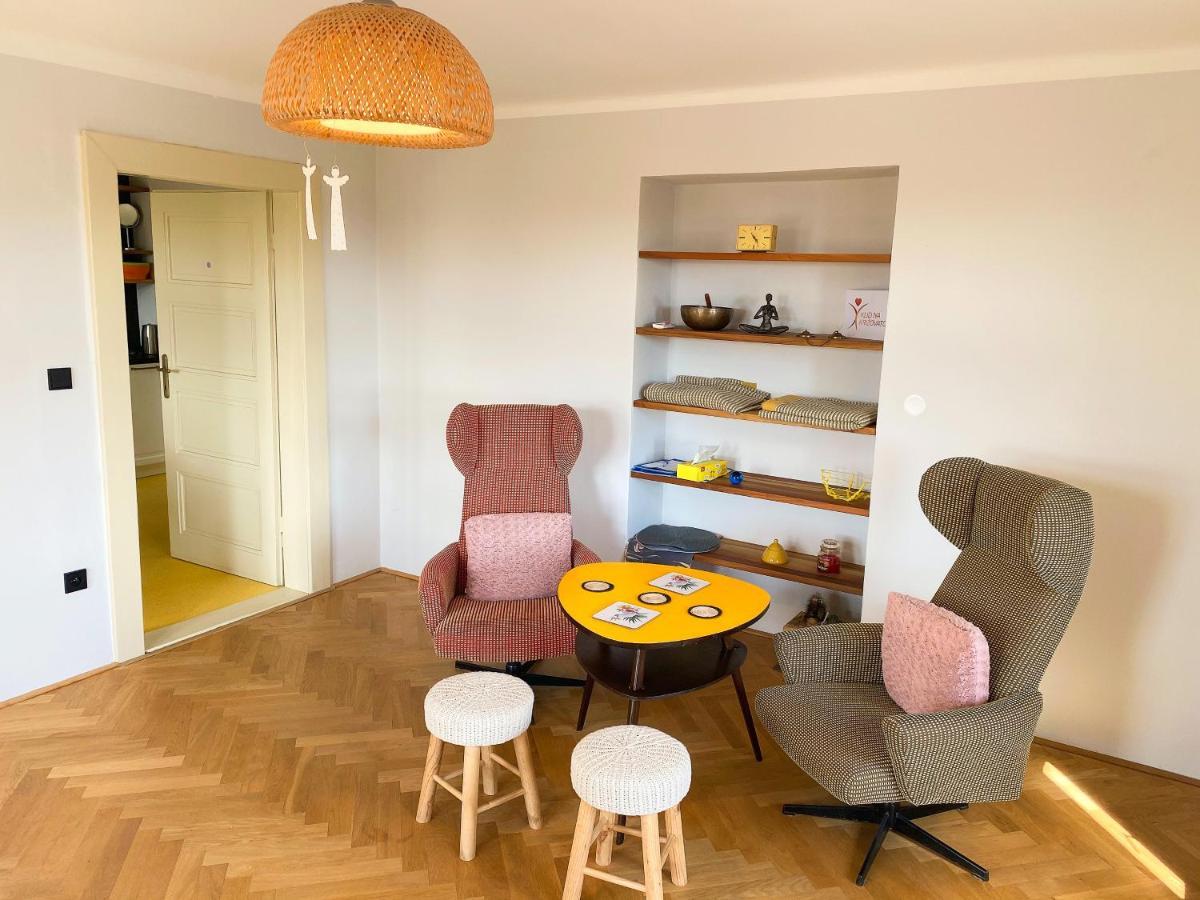 Knk Vibrant Central Spacious Hideaway Apartman Hradec Králové Kültér fotó