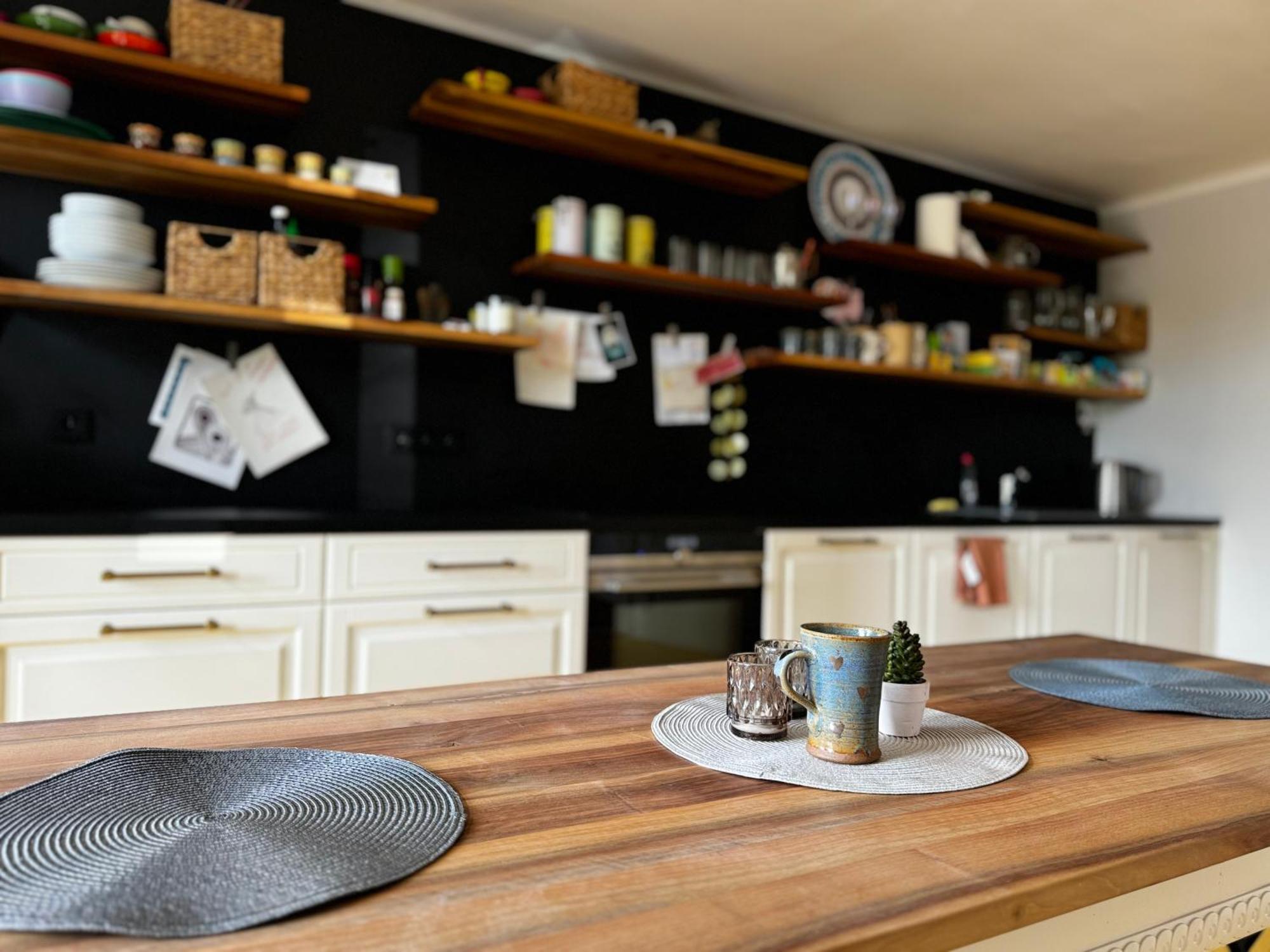 Knk Vibrant Central Spacious Hideaway Apartman Hradec Králové Kültér fotó
